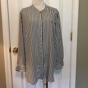 Women’s Loft striped blouse sz 20. Hidden buttons down front.